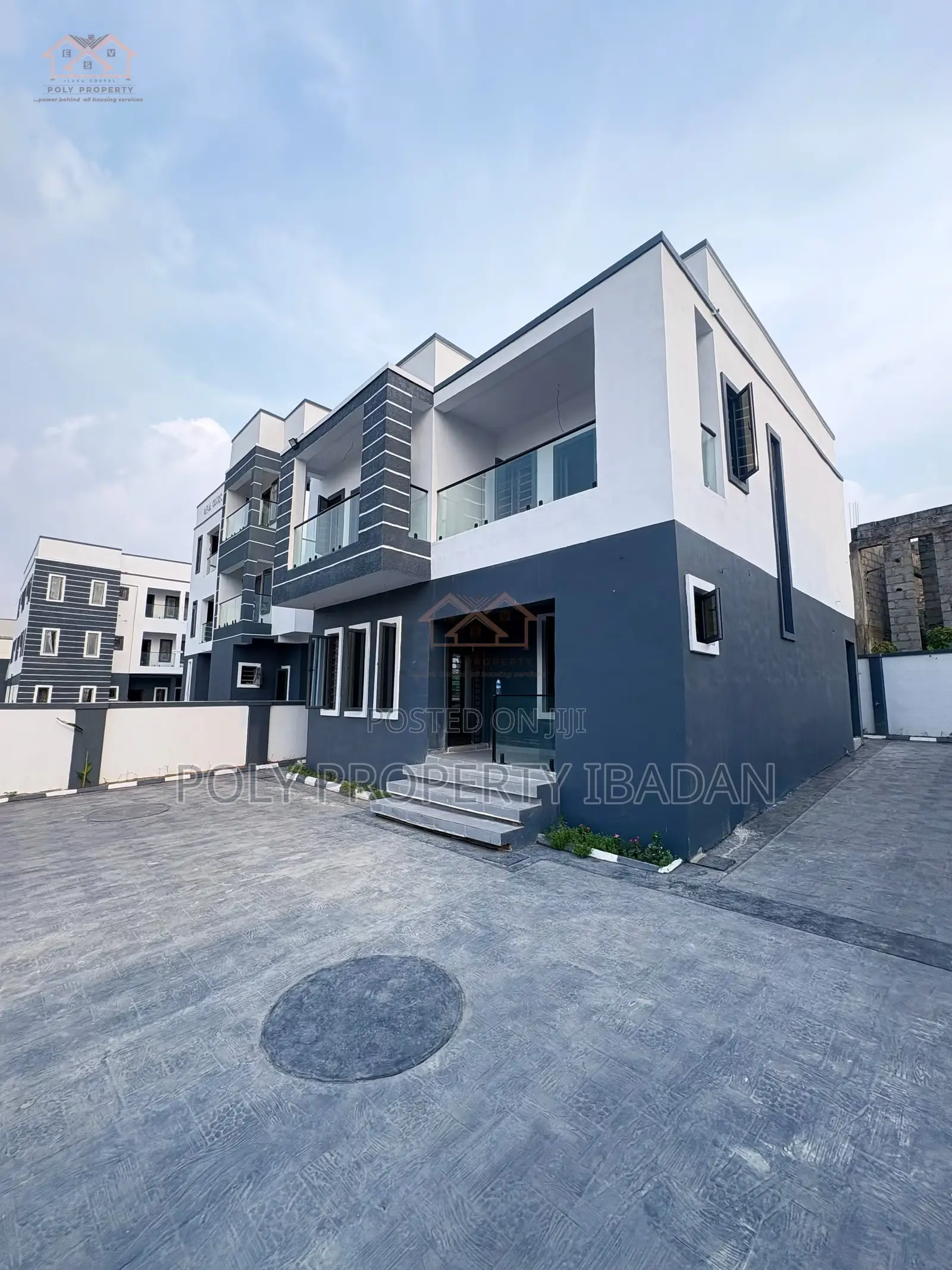 3bdrm Duplex in Chief Lateef Oyelade, Ibadan for sale in Ibadan