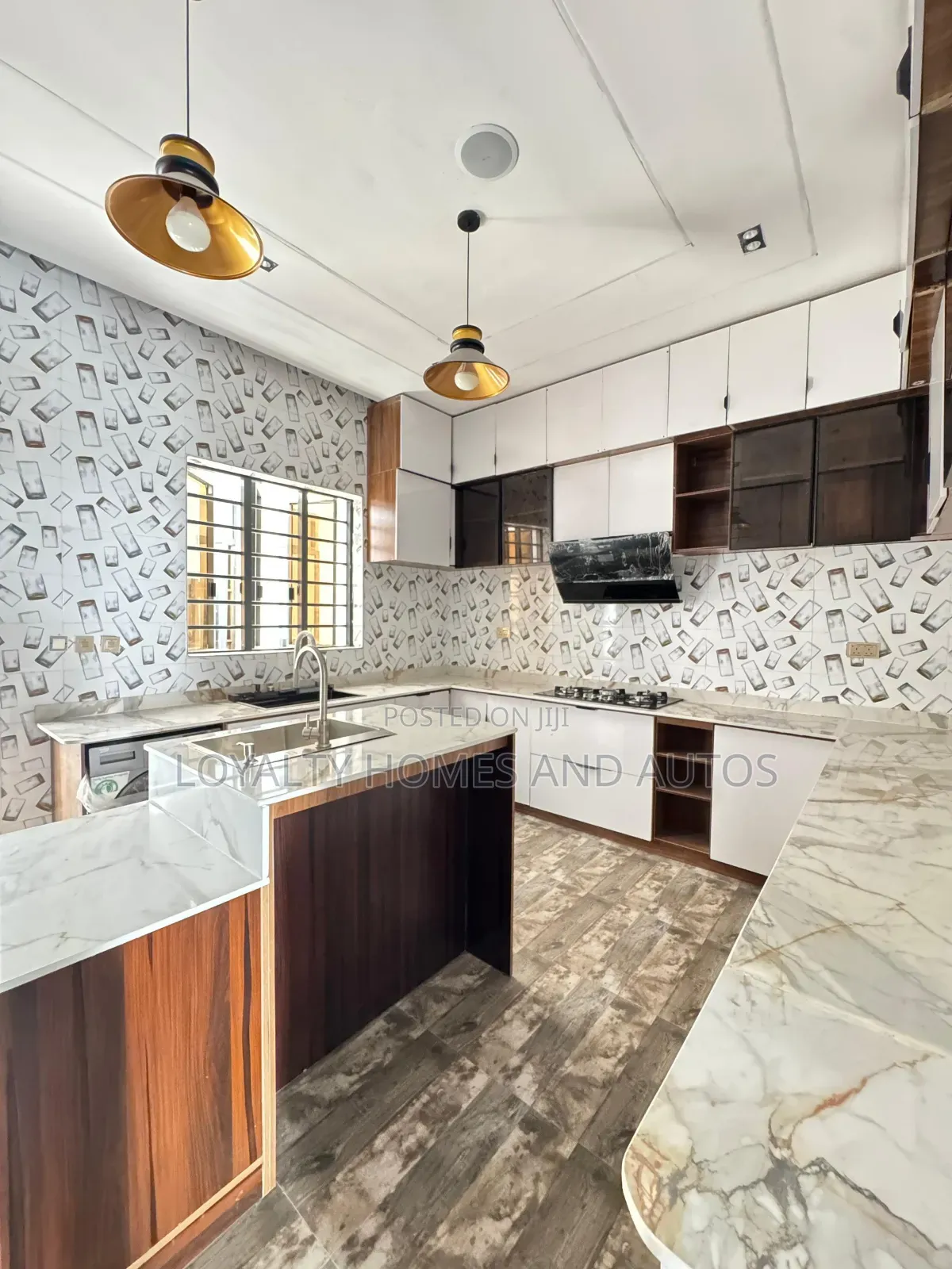 5bdrm Duplex in Osapa london for sale in Osapa london