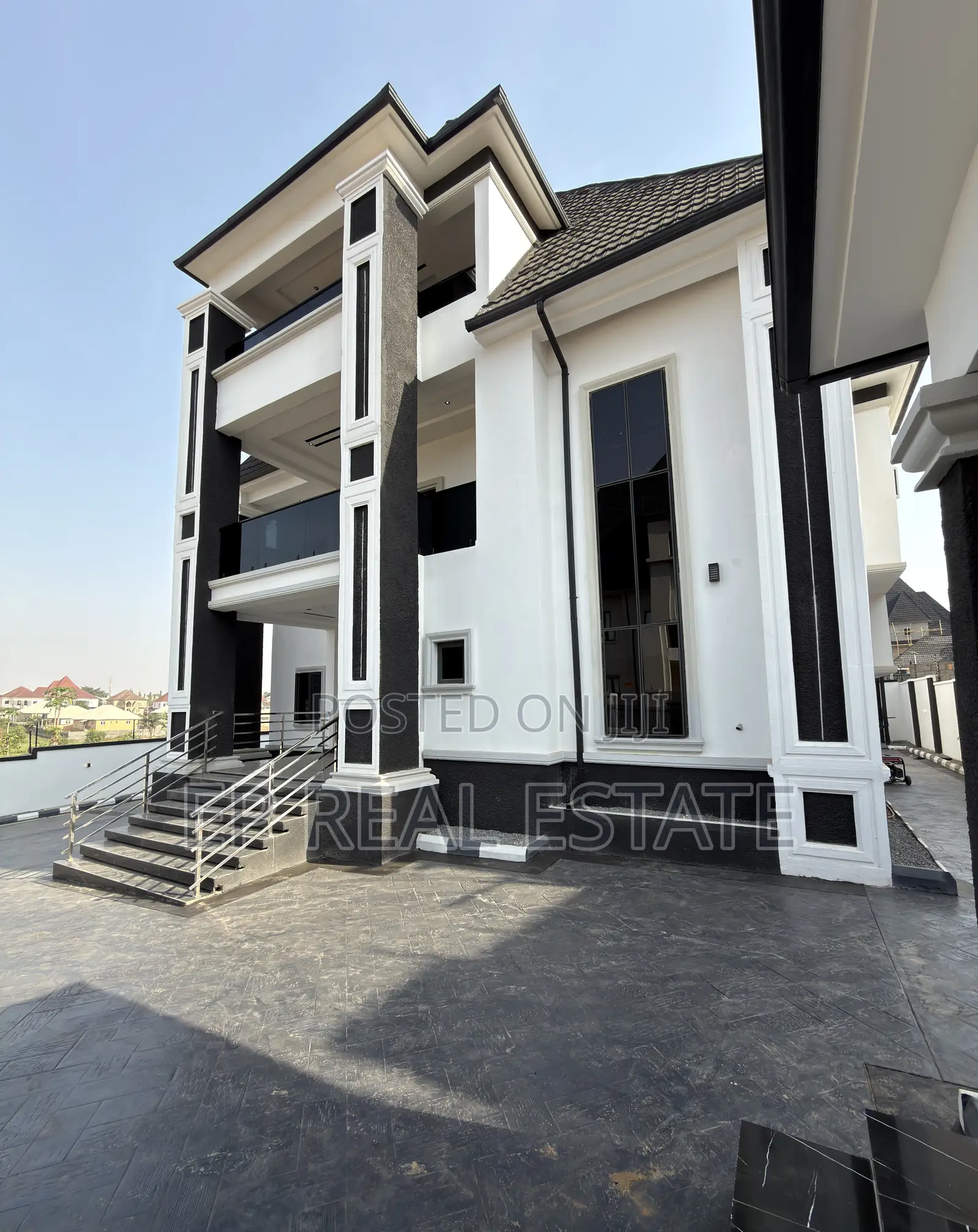 6bdrm Duplex in Sunnyvale Estate, Dakwo District for sale in Dakwo District