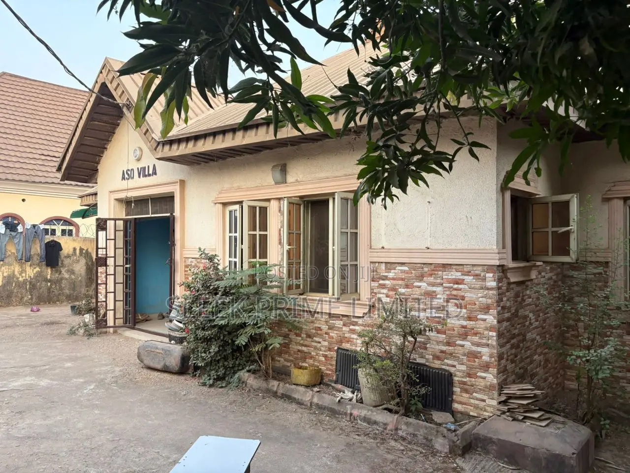 Furnished 3bdrm Bungalow in FHA for sale in FHA