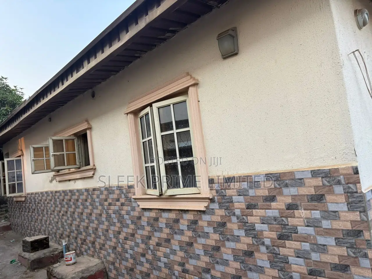 Furnished 3bdrm Bungalow in FHA for sale in FHA