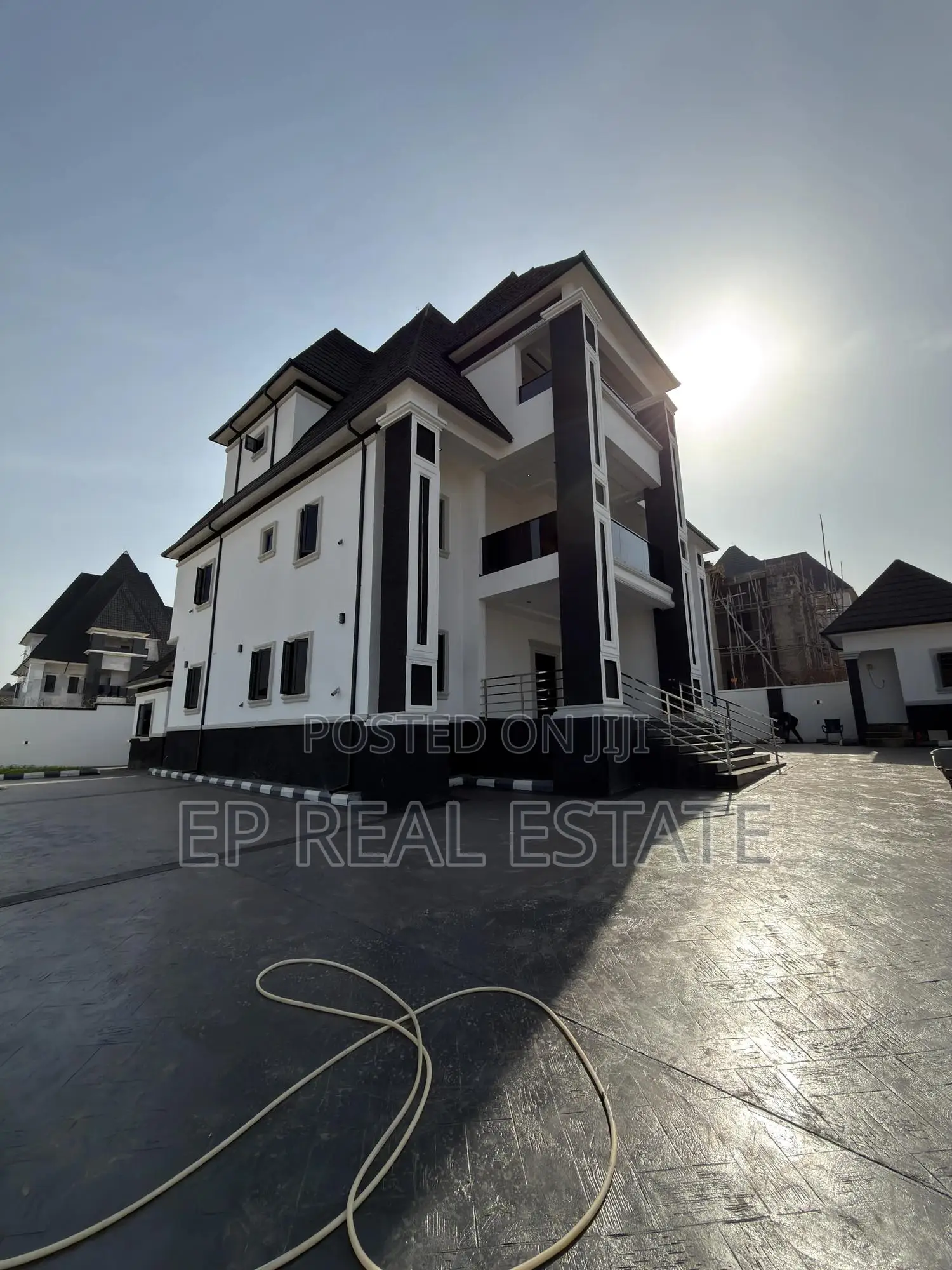 6bdrm Duplex in Sunnyvale Estate, Dakwo District for sale in Dakwo District