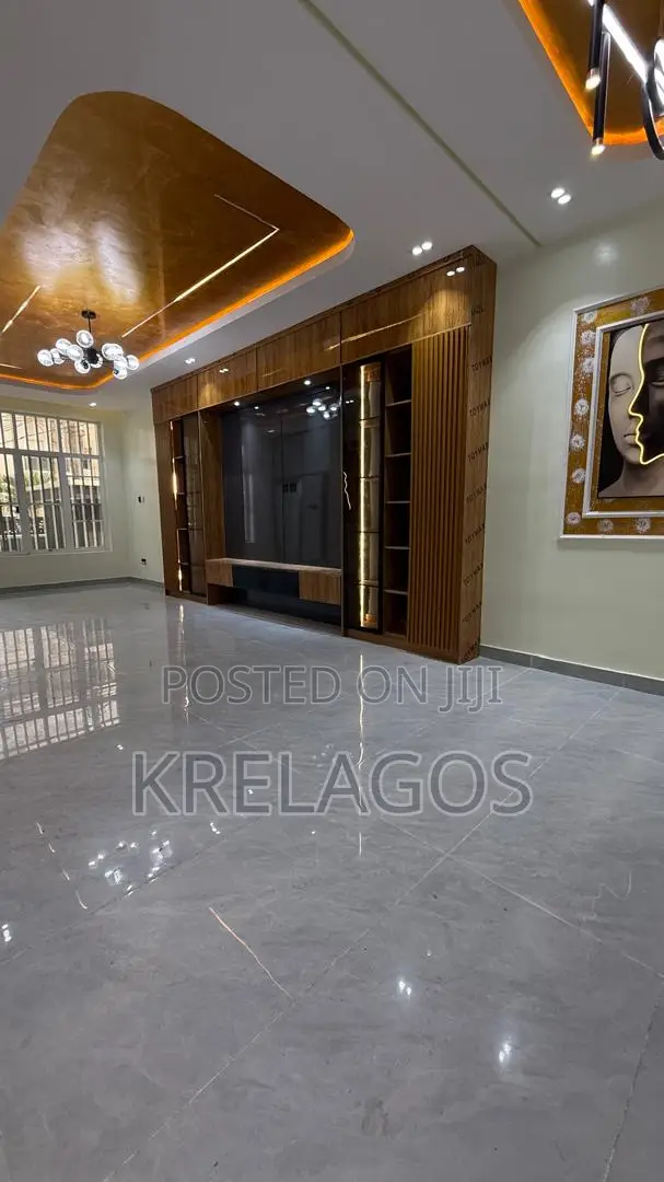 5bdrm Duplex in Osapa london for sale in Osapa london