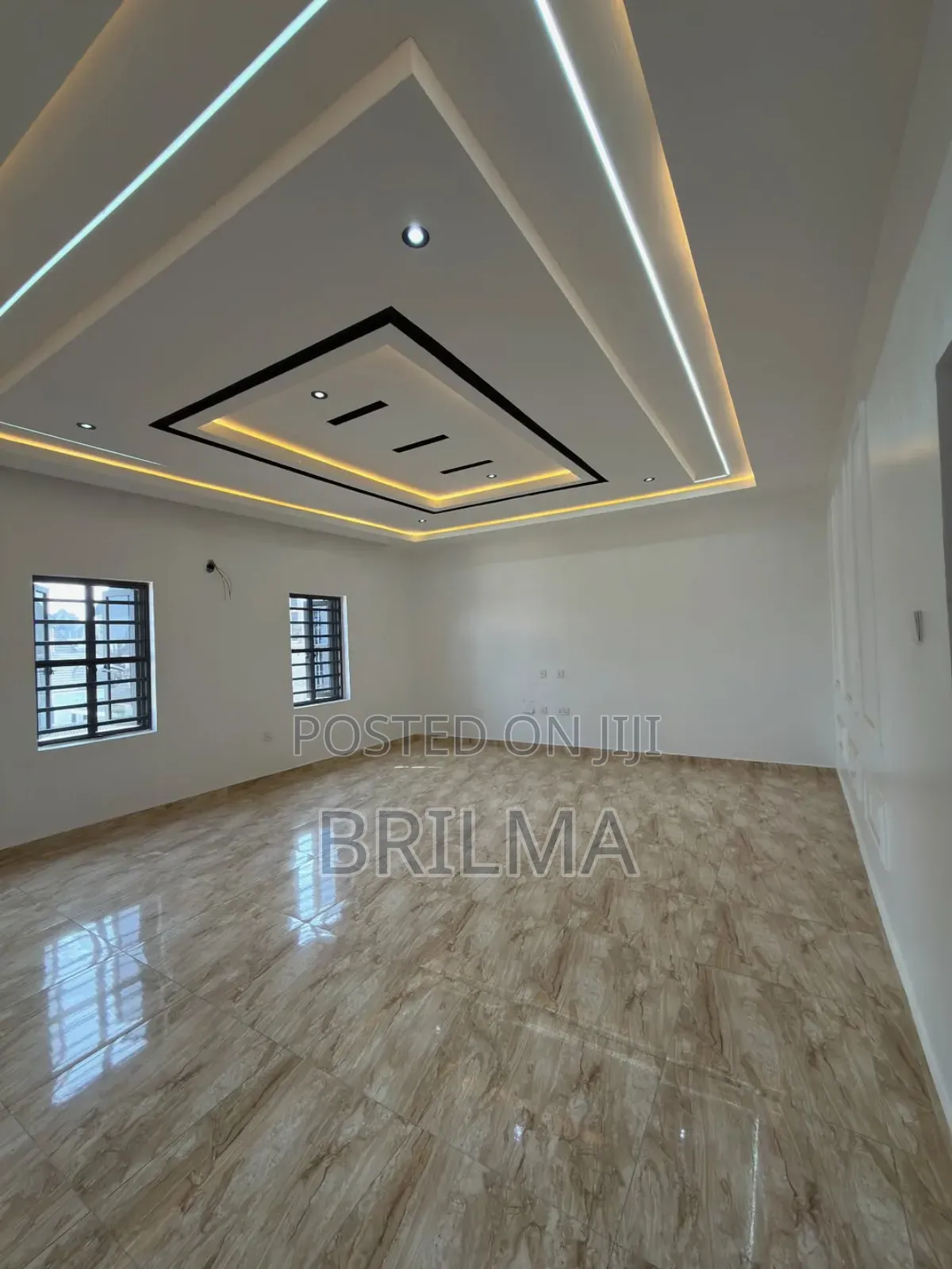 6bdrm Duplex in Dakwo District for sale in Dakwo District