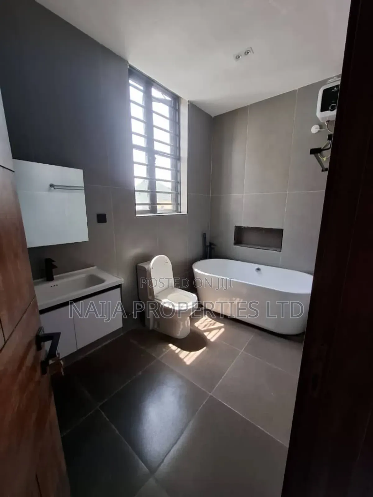5bdrm Duplex in Lekki Phase 1 for rent in Lekki Phase 1