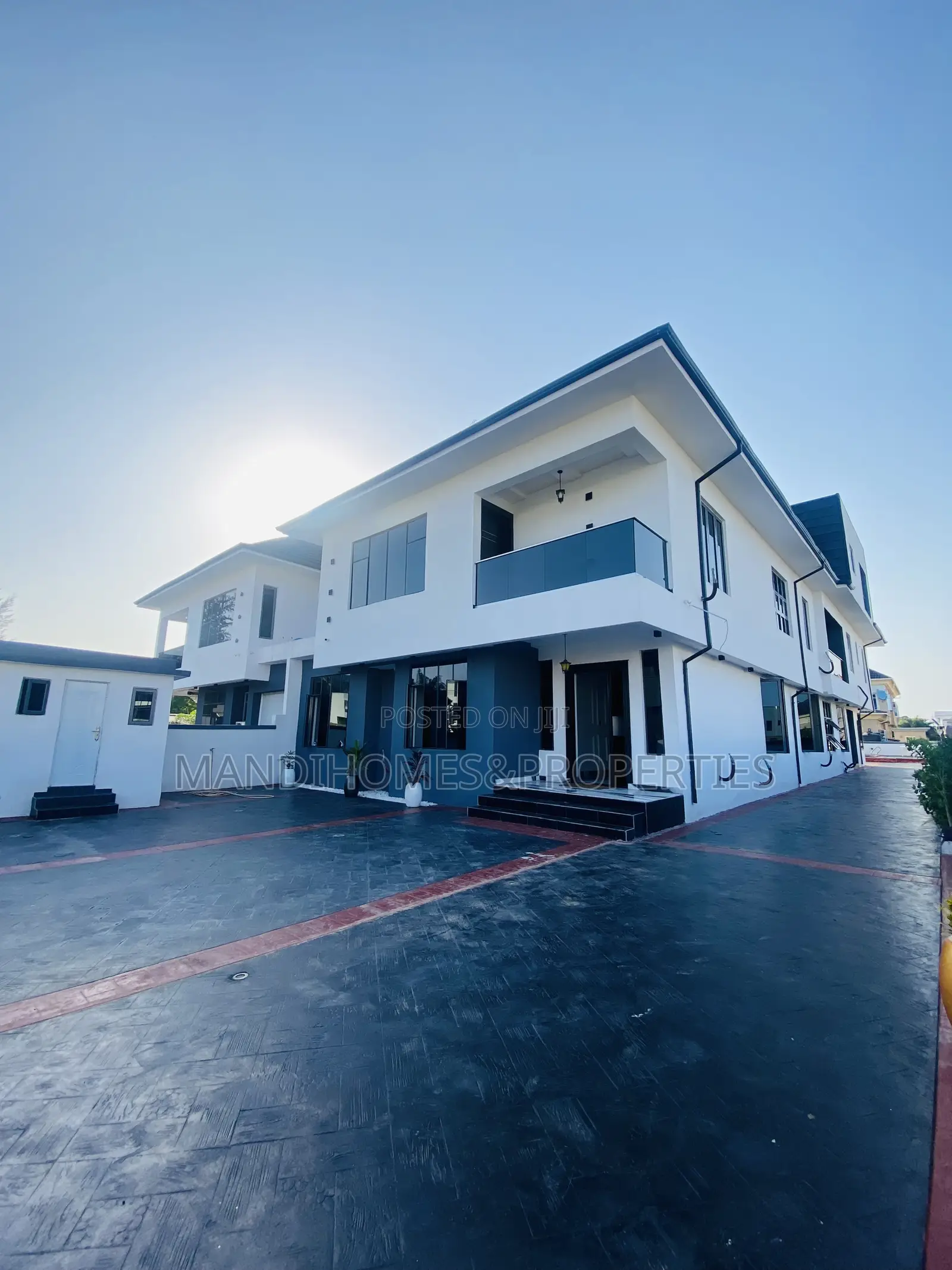 6bdrm Duplex in Royal Garden, Ajah for sale in Ajah