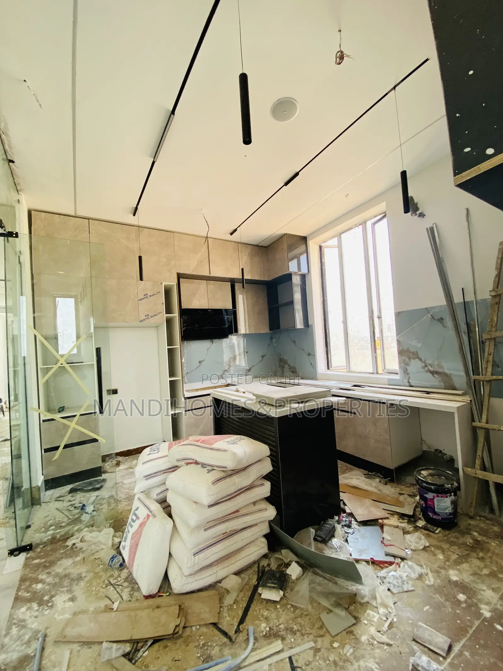 5bdrm Duplex in Lekki Phase 1 for sale in Lekki Phase 1