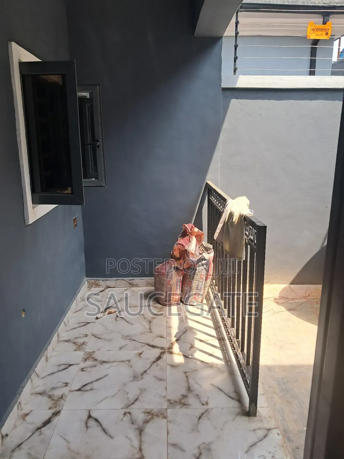 3bdrm Apartment in Close 50 Satellite for rent in Satellite Town