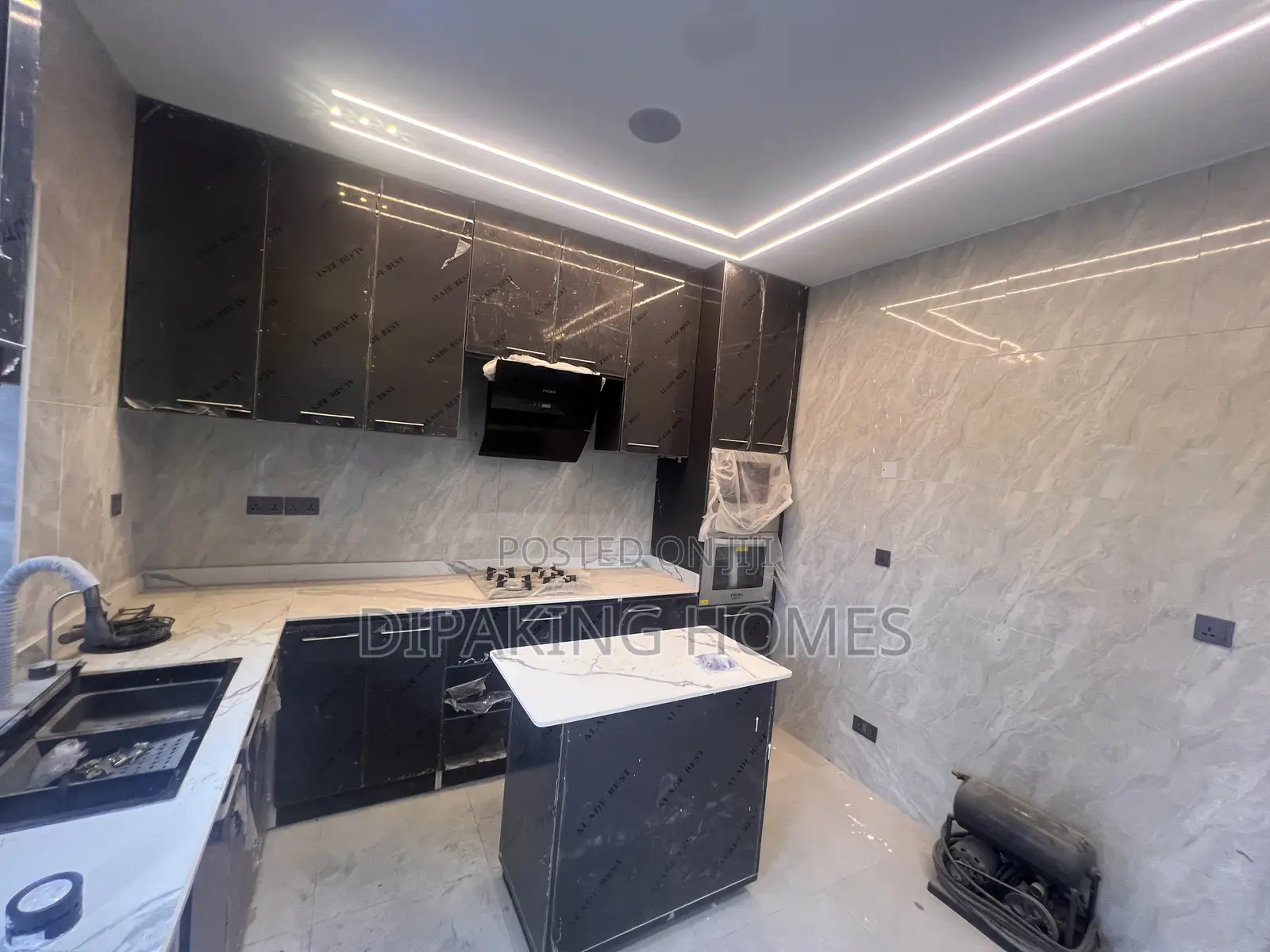 Furnished 4bdrm Duplex in Omole Phase 1 for sale in Omole Phase 1