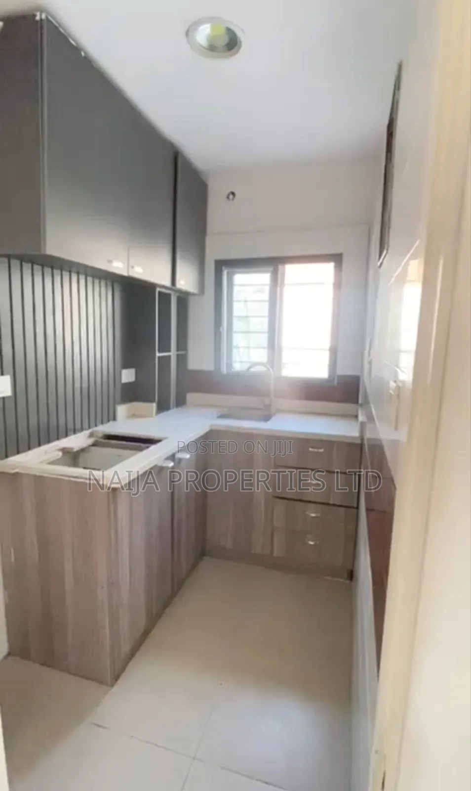 Mini Flat in Lekki Phase 1 Right for rent in Lekki Phase 1