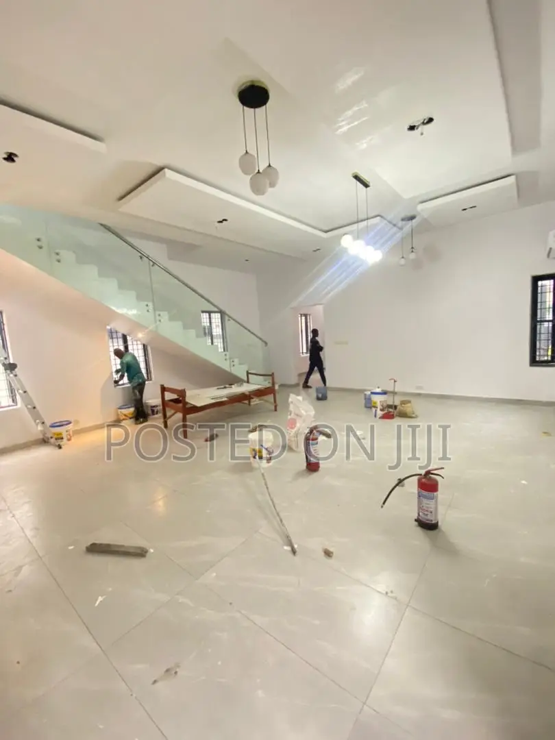 5bdrm Duplex in Admiralty, Lekki Phase 1 for rent in Lekki Phase 1