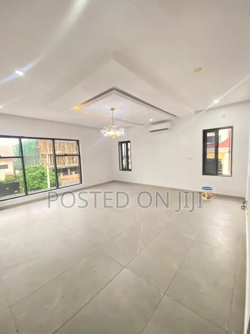 5bdrm Duplex in Admiralty, Lekki Phase 1 for rent in Lekki Phase 1
