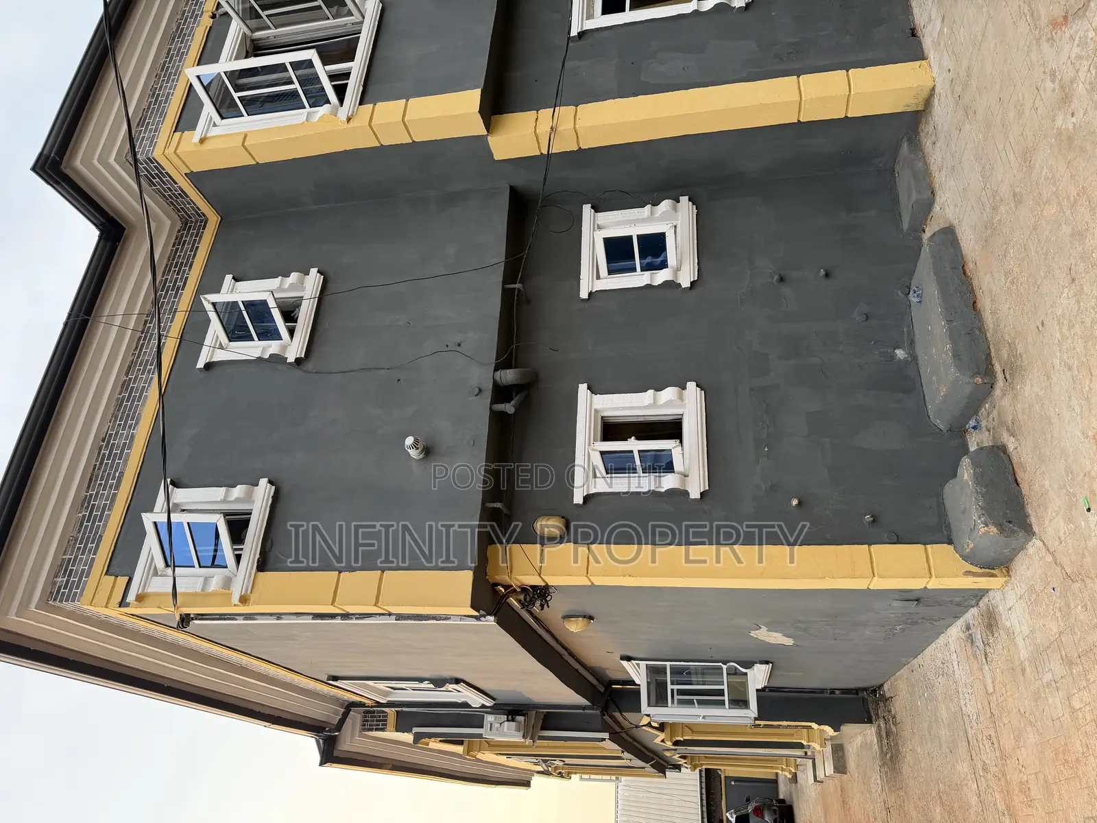 3bdrm Block of Flats in Benin City for sale in Benin City
