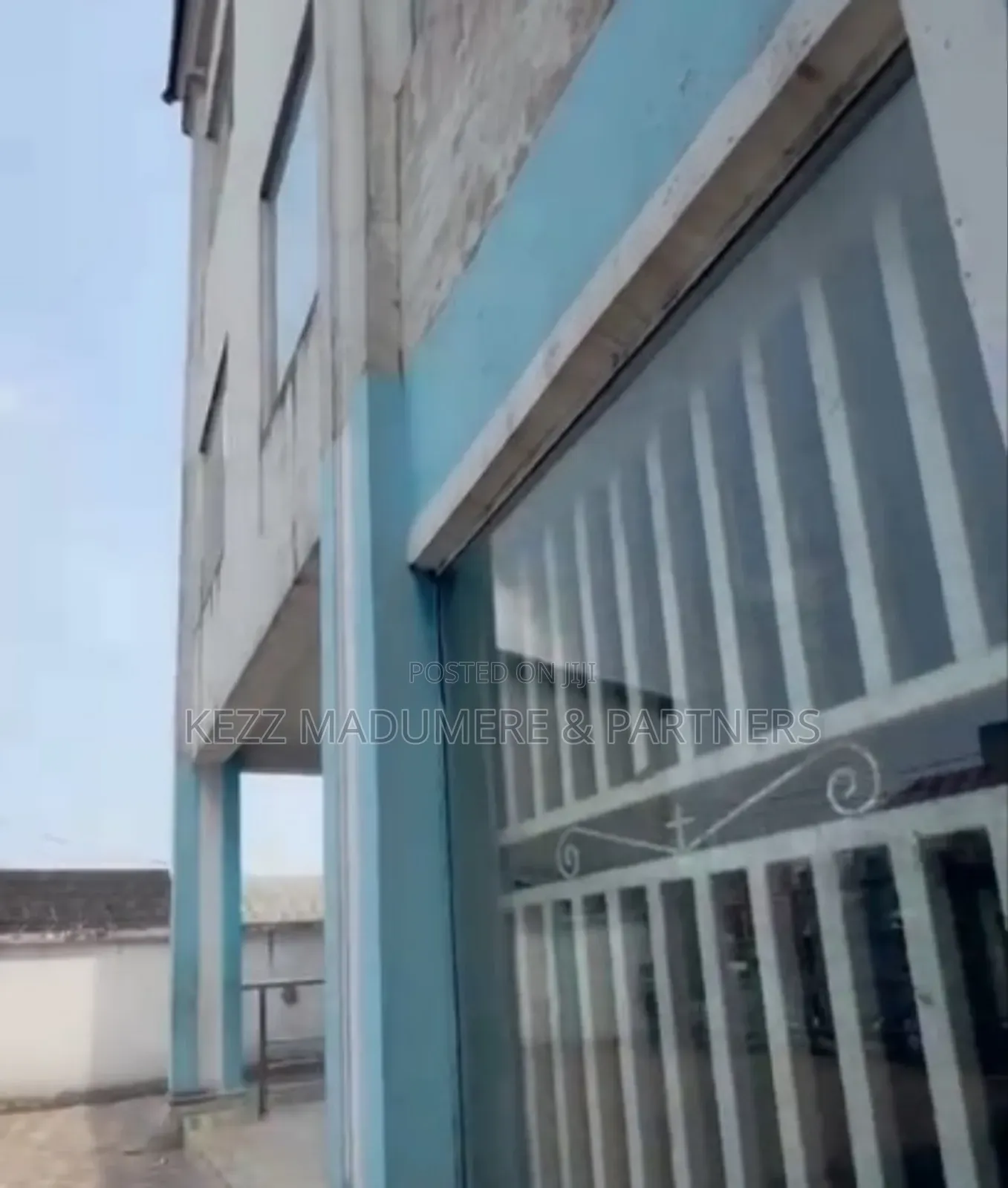 For Sale : A Commercial Plaza With Offices in Ph in Port-Harcourt