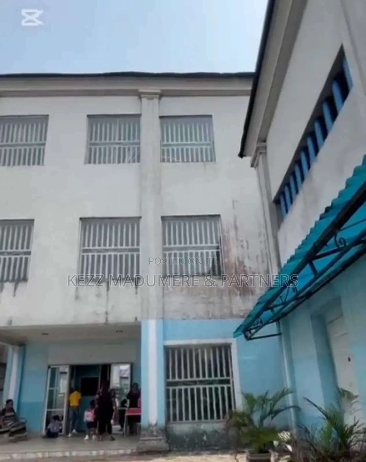 For Sale : A Commercial Plaza With Offices in Ph in Port-Harcourt