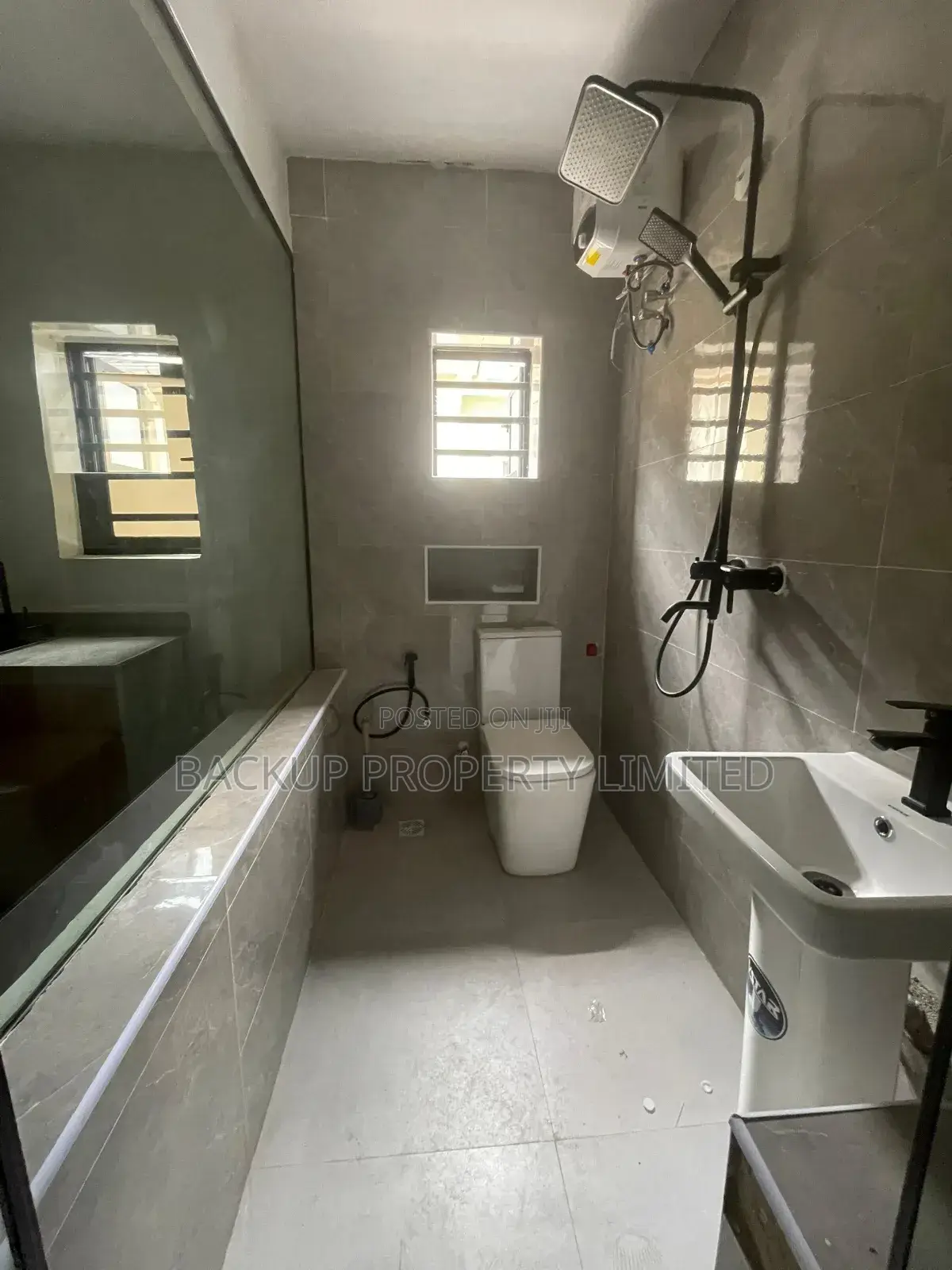 Furnished Studio Apartment in Shomolu / Shomolu for sale in Shomolu / Shomolu