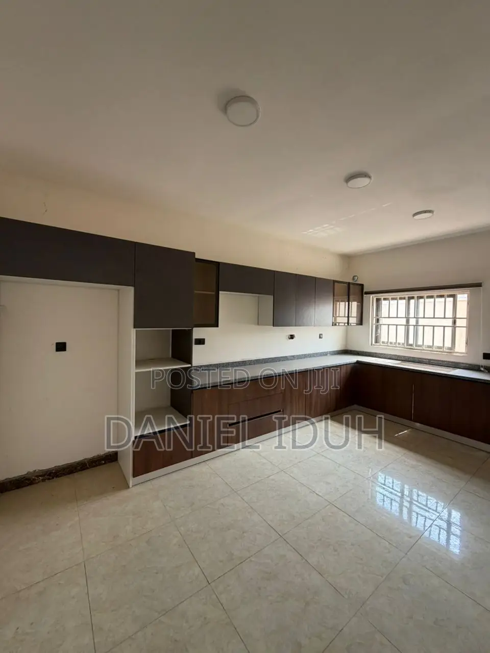 5bdrm Duplex in Mabushi for sale in Mabushi