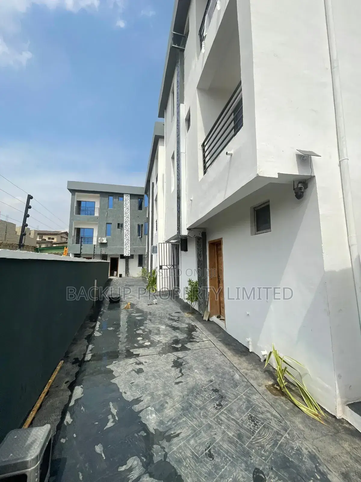 Mini Flat in Yaba for sale in Yaba