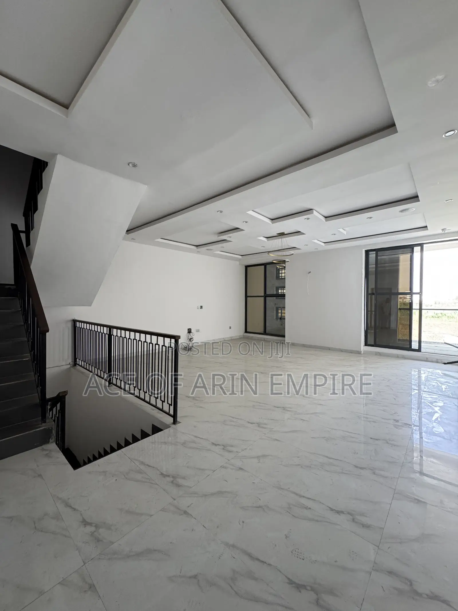 4bdrm Duplex in Chevron for sale in Chevron