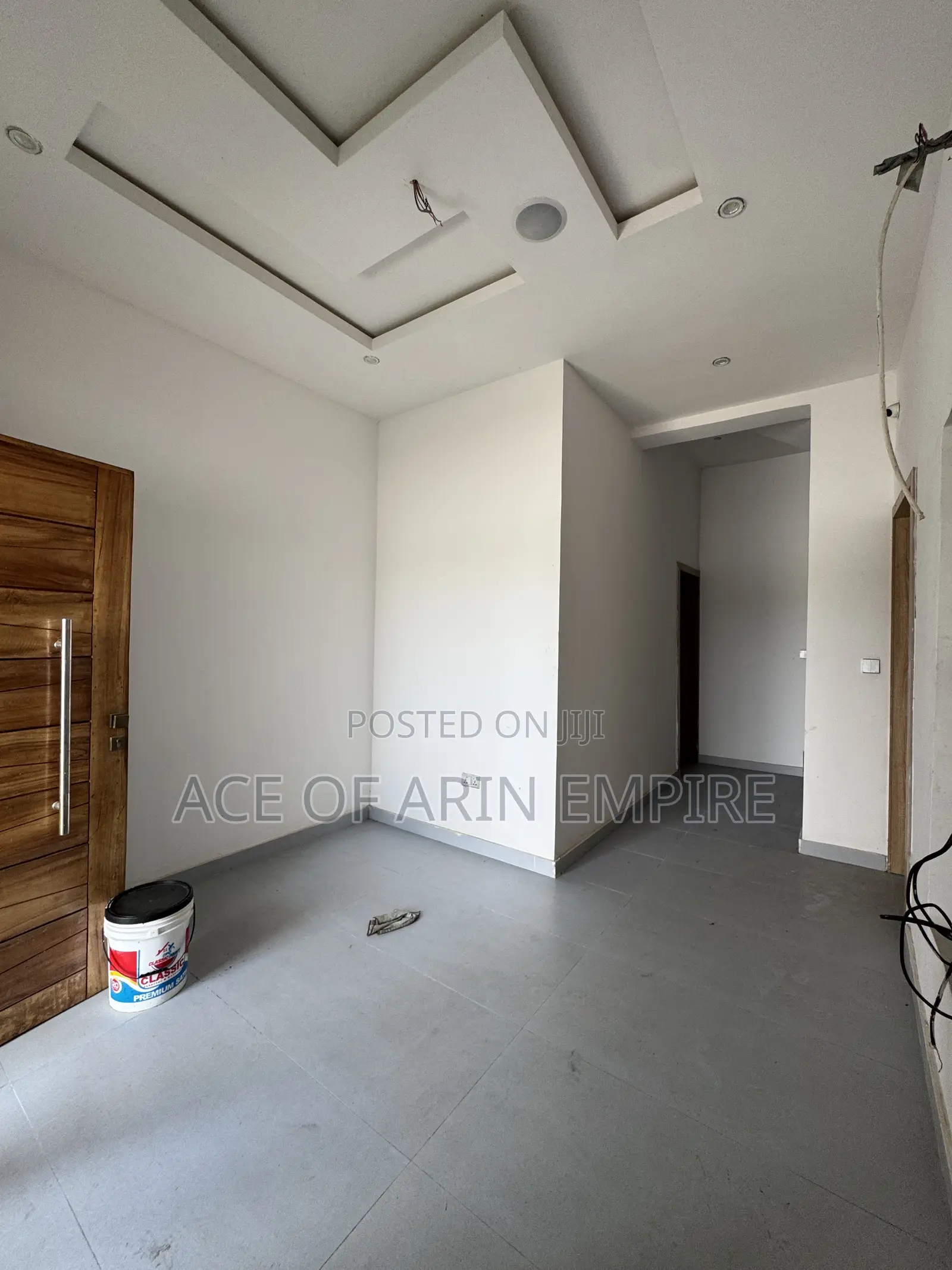 4bdrm Duplex in Chevron for sale in Chevron