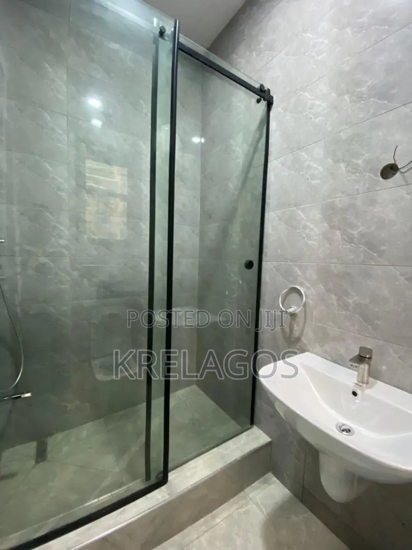 5bdrm Duplex in Osapa london for rent in Osapa london