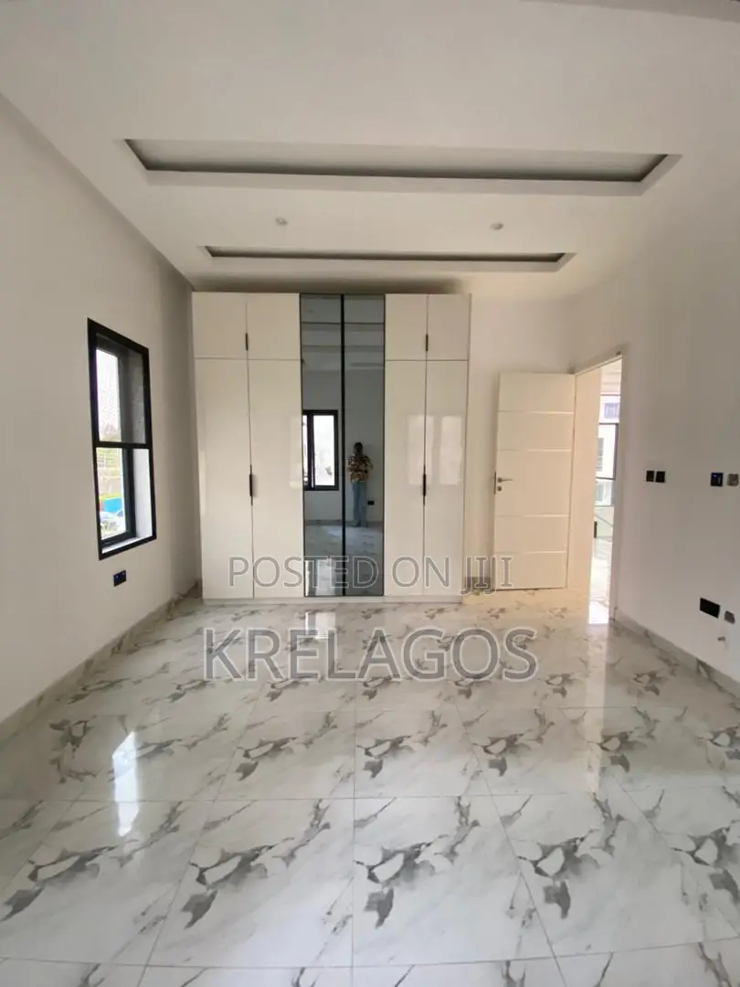 5bdrm Duplex in Osapa london for rent in Osapa london