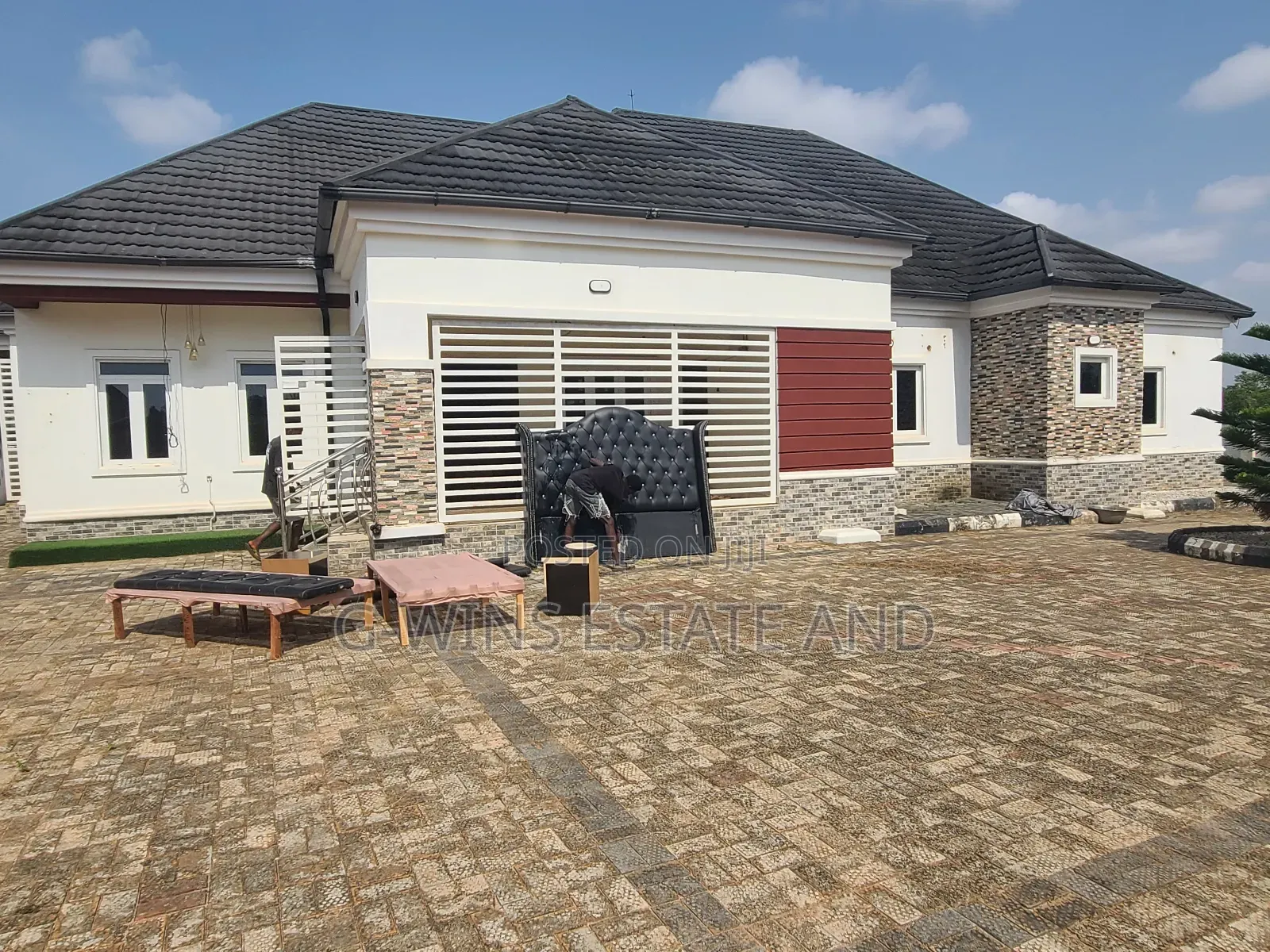 4bdrm Bungalow in Ogheghe Off Sapele, Benin City for rent in Benin City