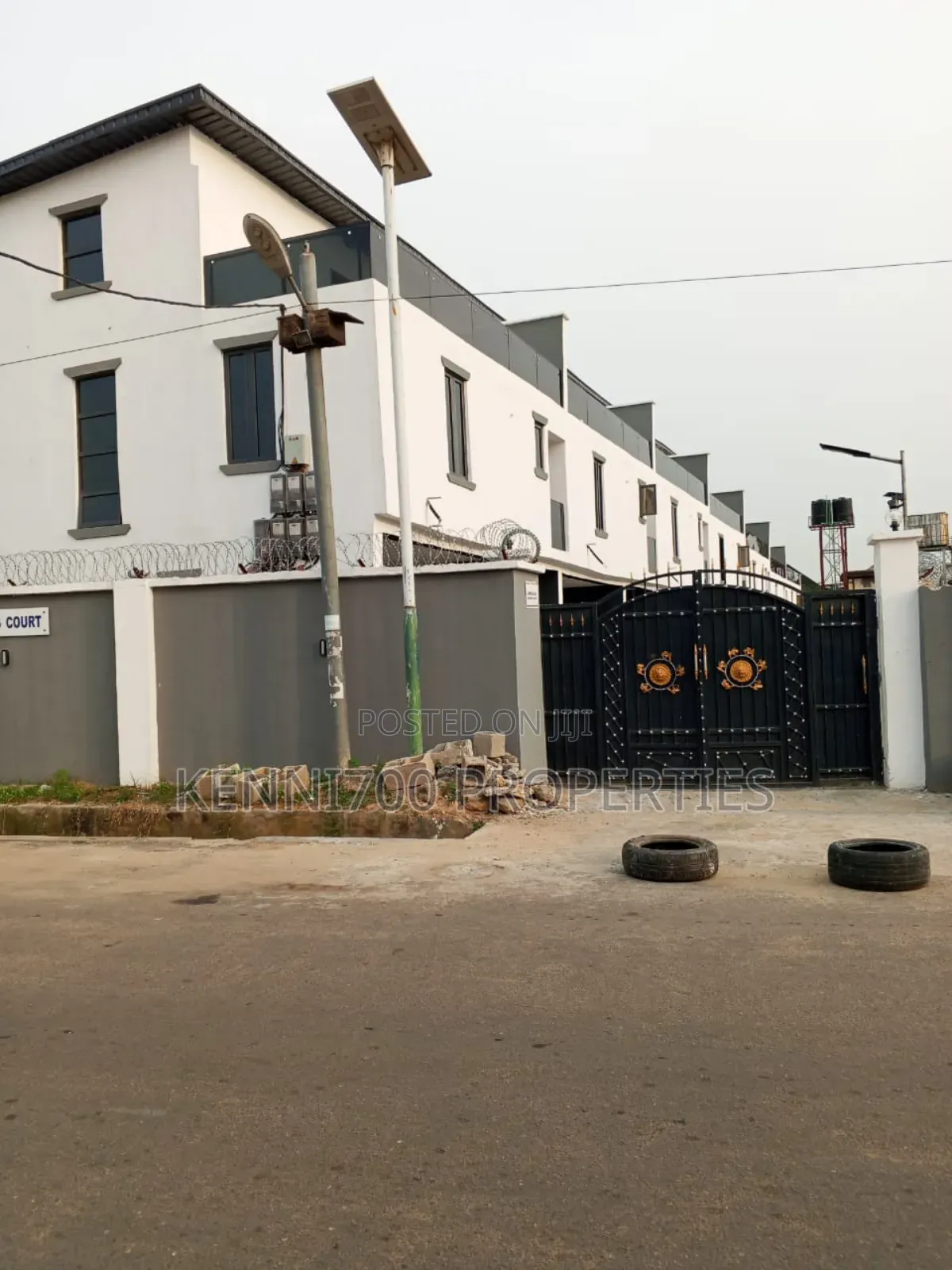 5bdrm Duplex in Flora'S Court, Berger for sale in Berger