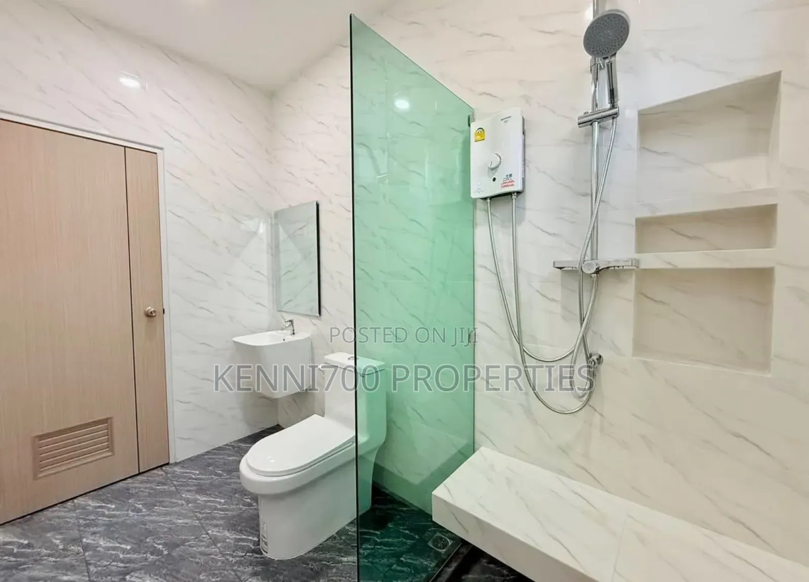 5bdrm Duplex in Flora'S Court, Berger for sale in Berger