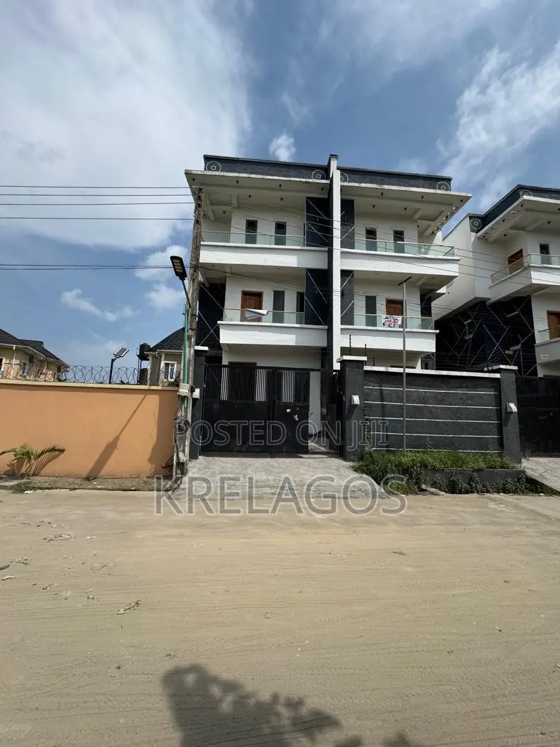 5bdrm Duplex in Sangotedo for sale in Sangotedo