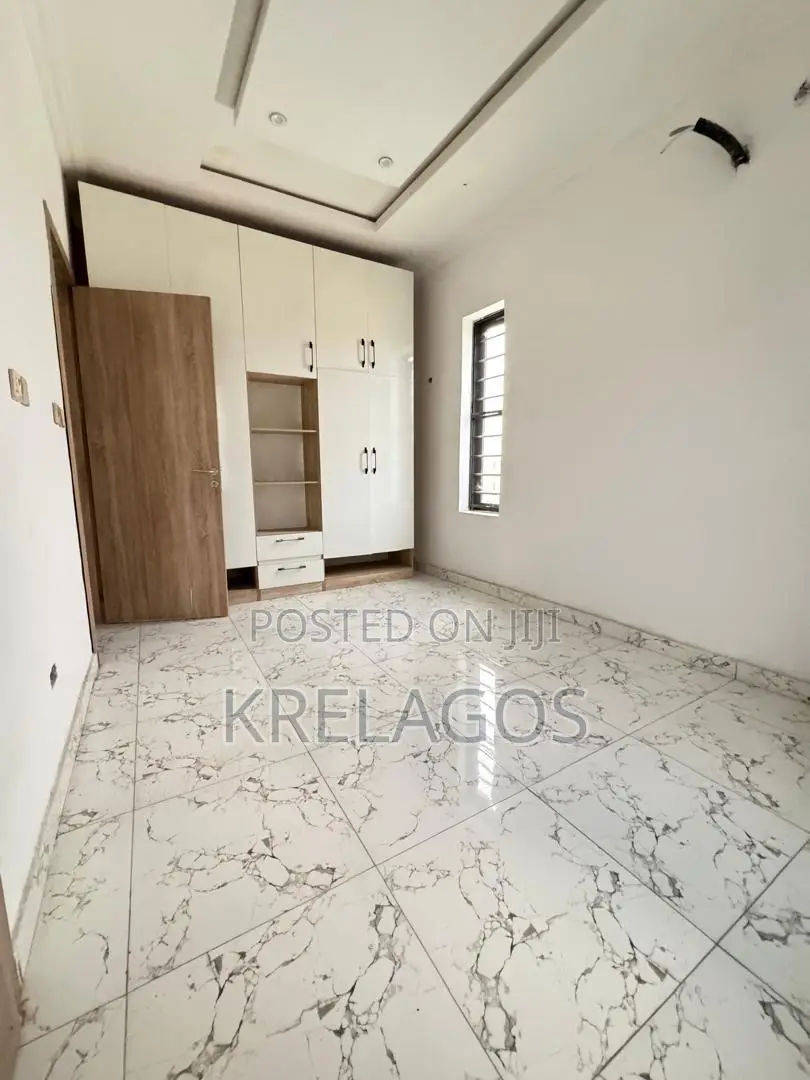 5bdrm Duplex in Sangotedo for sale in Sangotedo