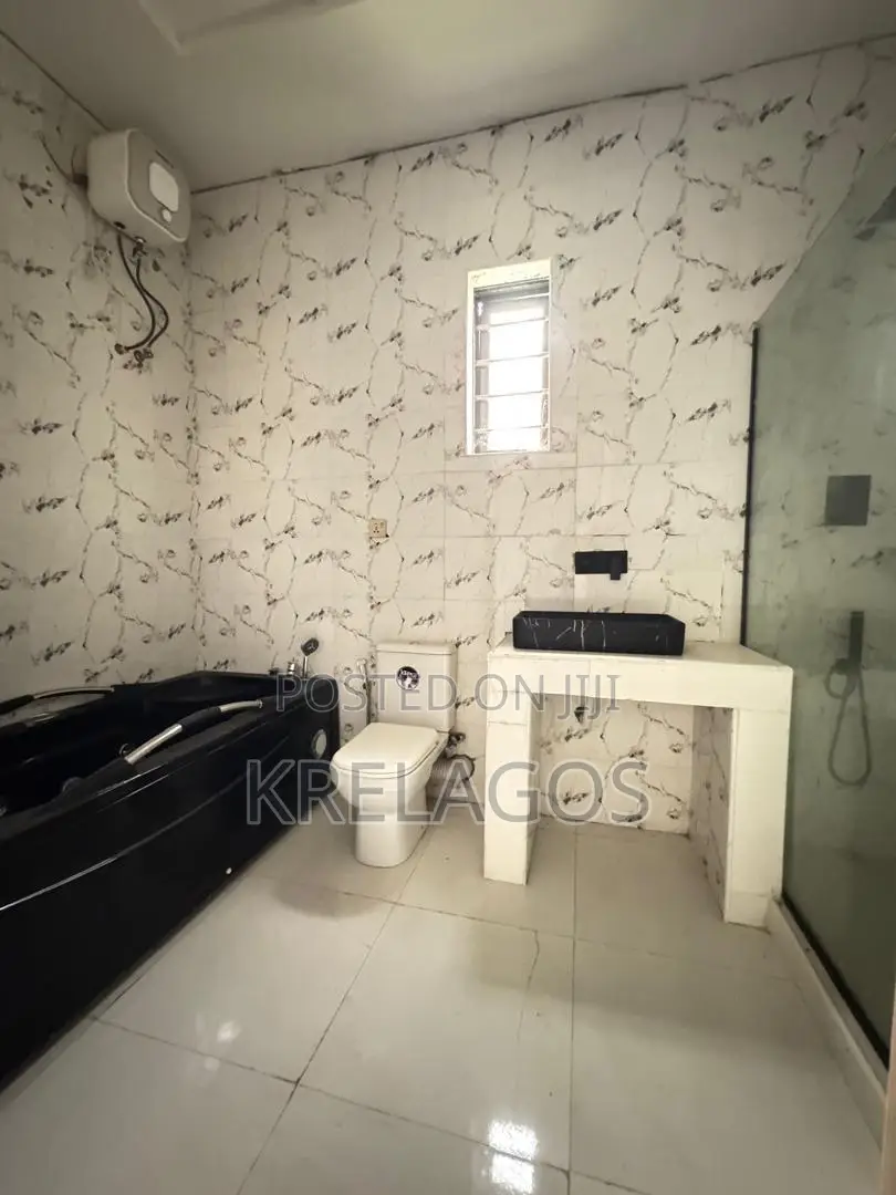 5bdrm Duplex in Sangotedo for sale in Sangotedo