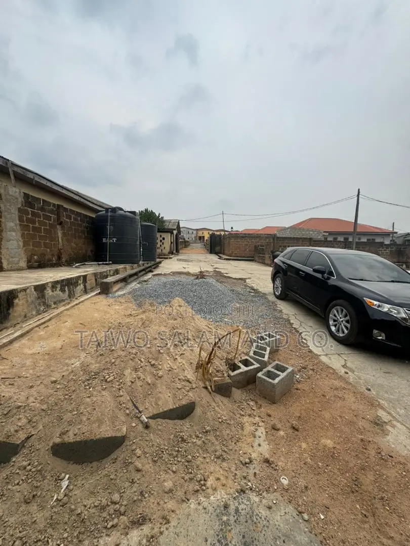 4000sqm of Land in Gated Estate in Jericho