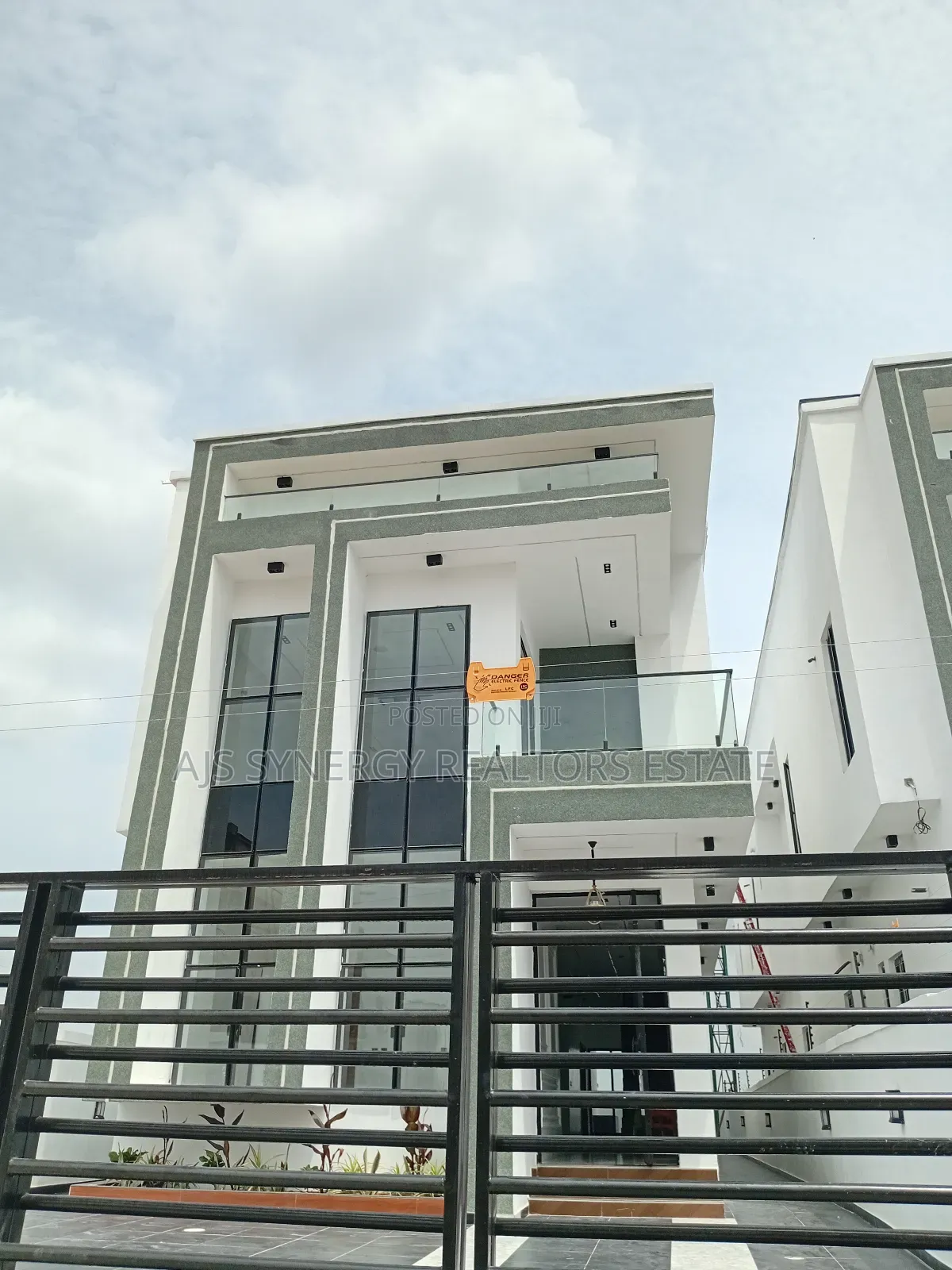 5bdrm Duplex in Ado / Ajah for sale in Ado / Ajah