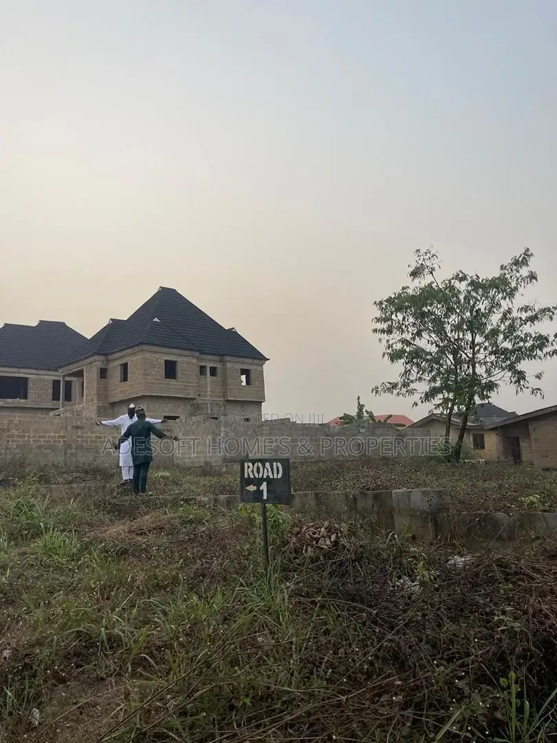 2-Plots of Land Suitable for Residential and Development Purposes in Akala Express