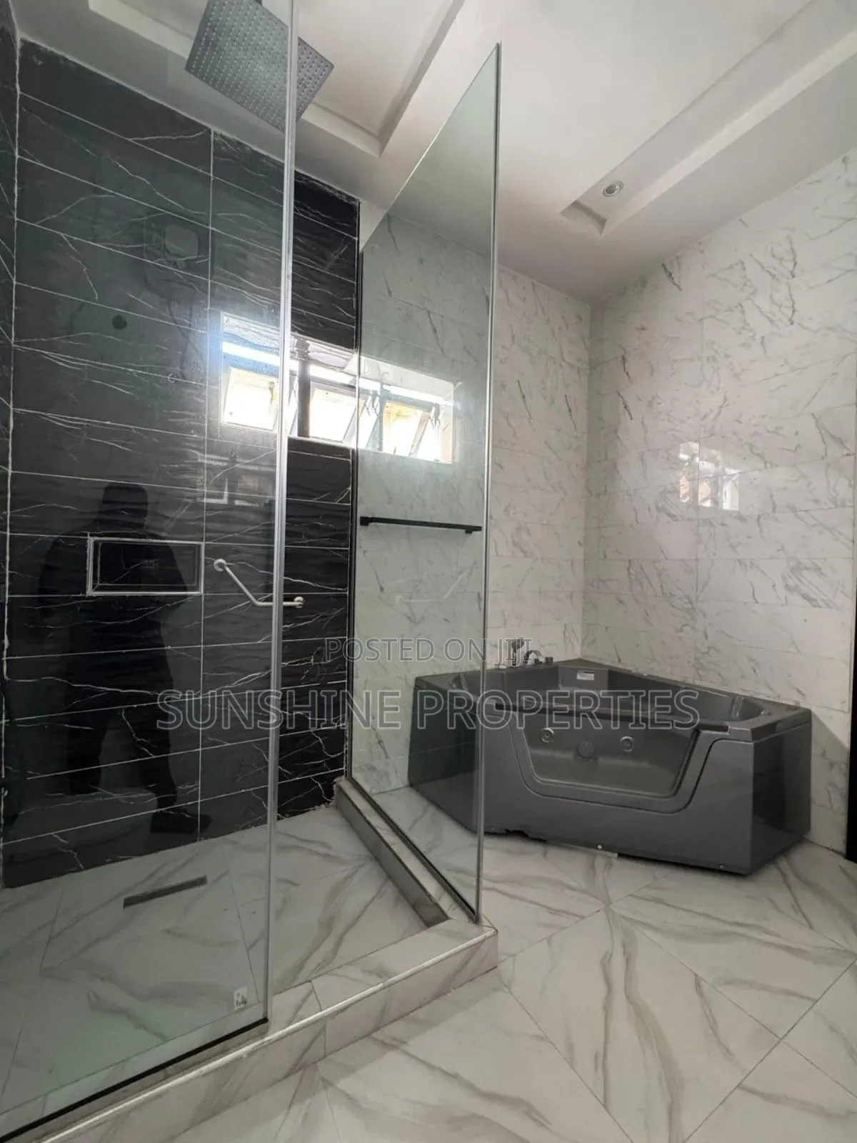 5bdrm Duplex in Osapa london for sale in Osapa london