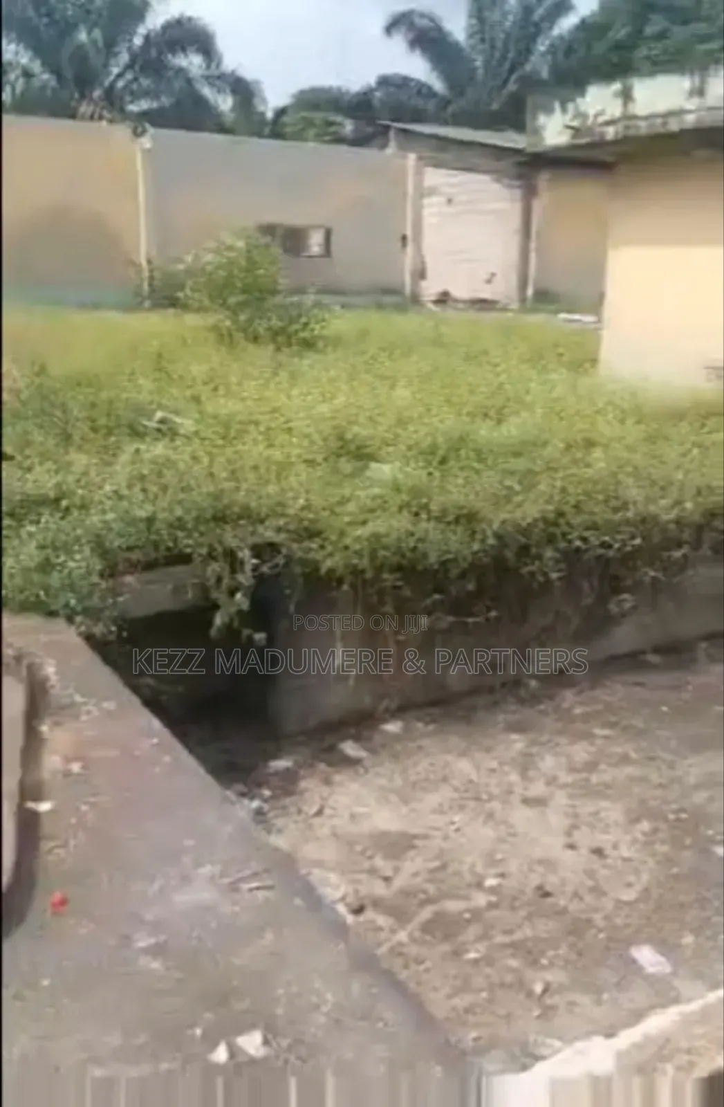 For Sale : Fenced 10 Plots on Aba Rd by Garrison Junction, Ph in Umuahia