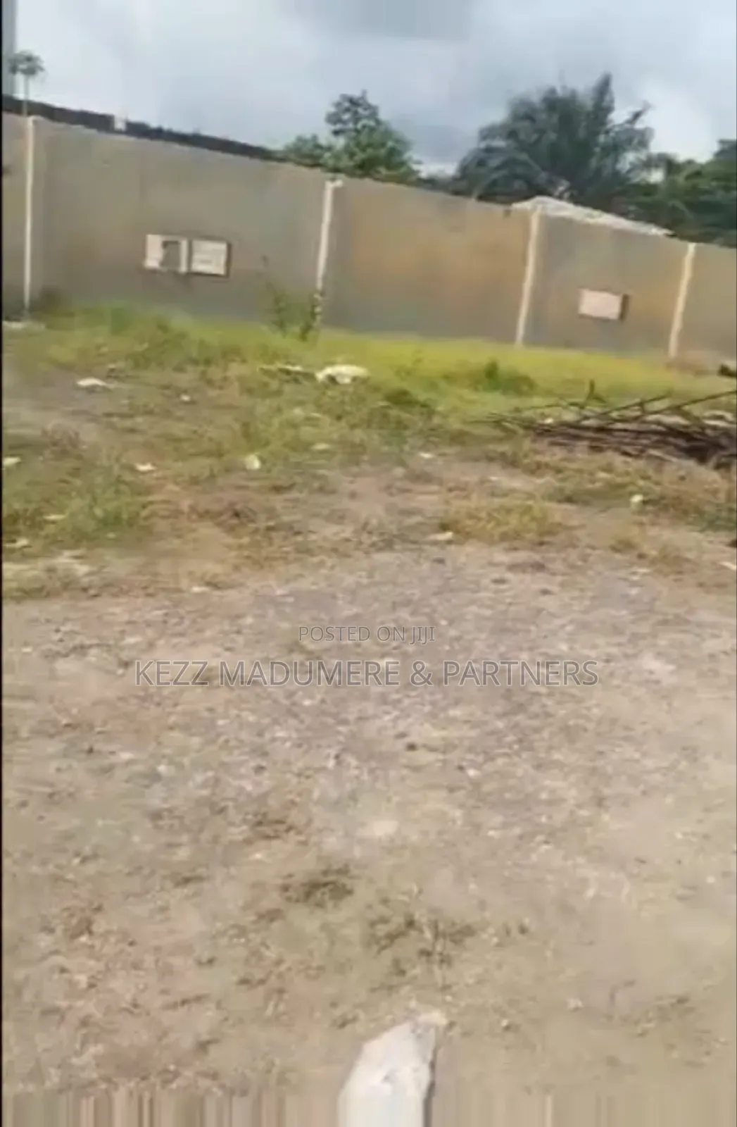 For Sale : Fenced 10 Plots on Aba Rd by Garrison Junction, Ph in Umuahia