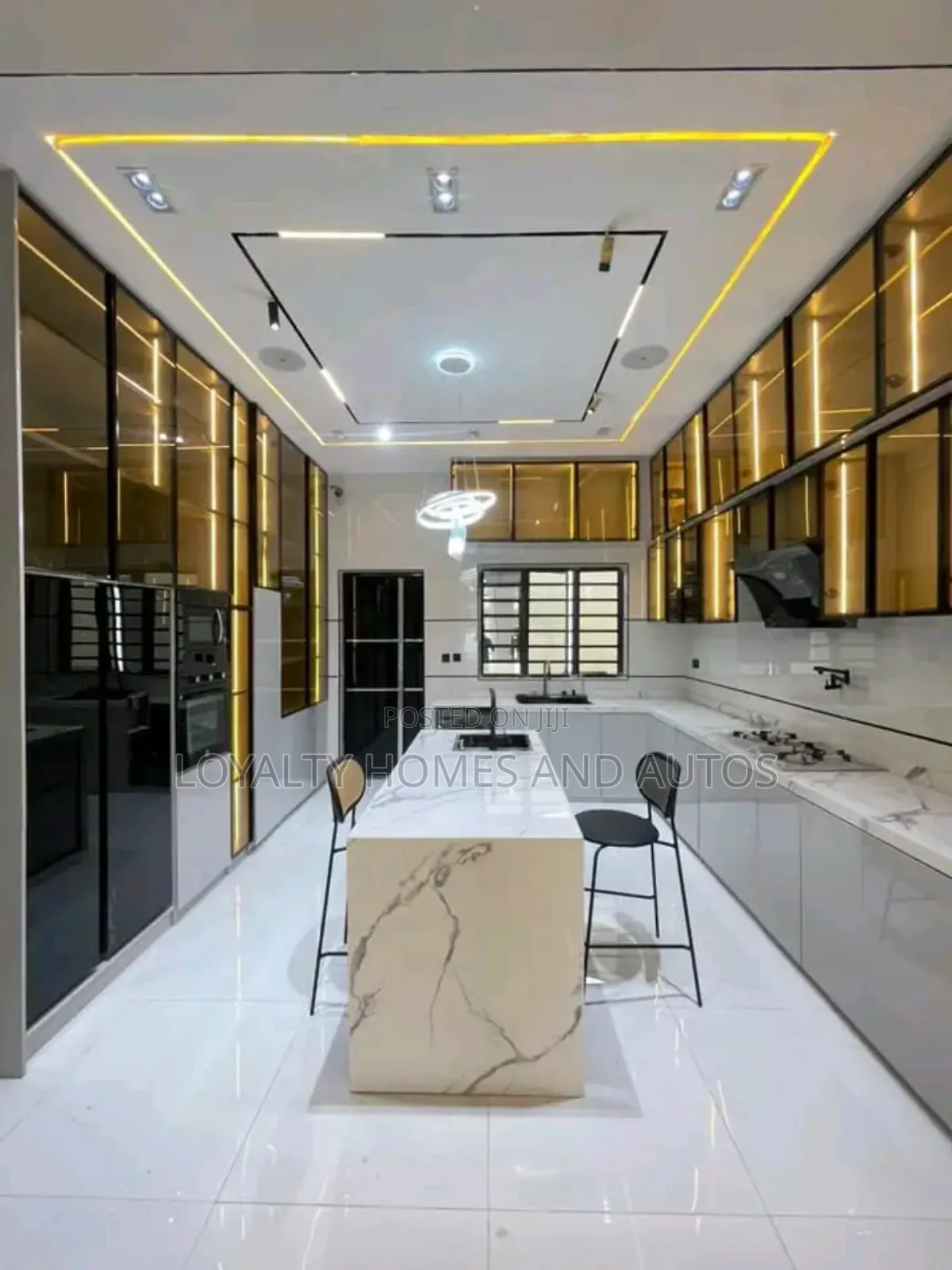 5bdrm Duplex in Adeniyi Jones for sale in Adeniyi Jones