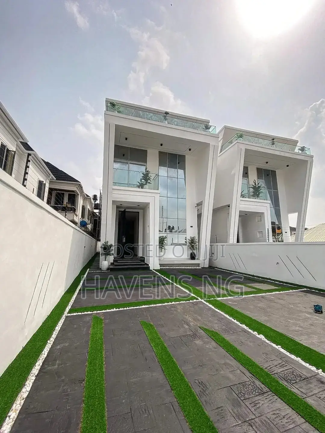 5bdrm Duplex in Ologolo for sale in Ologolo