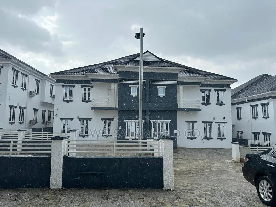 Furnished 4bdrm Duplex in Apampa, Jericho for sale in Jericho