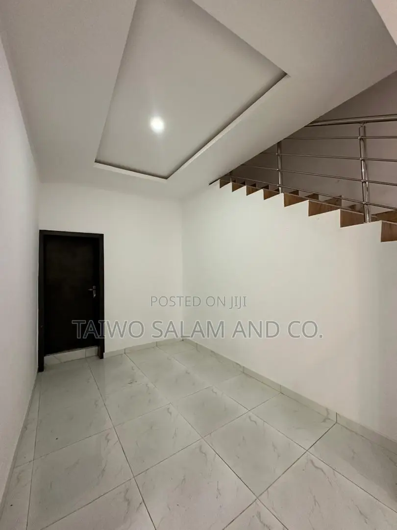 Furnished 4bdrm Duplex in Apampa, Jericho for sale in Jericho