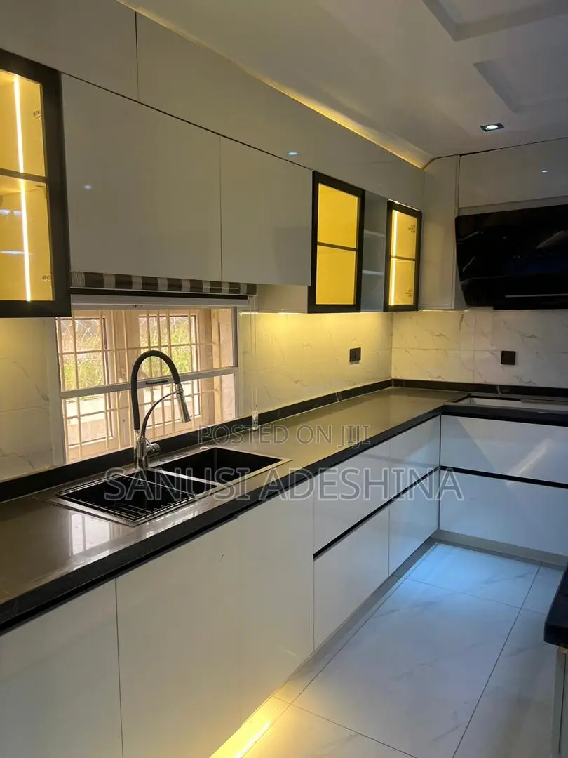4bdrm Block of Flats in Gwarimpa Estate By, Gwarinpa for sale in Gwarinpa