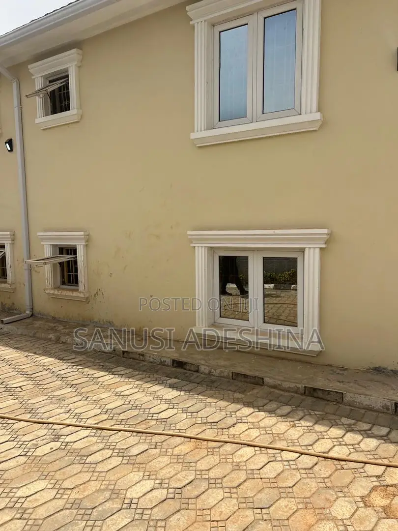 4bdrm Block of Flats in Gwarimpa Estate By, Gwarinpa for sale in Gwarinpa