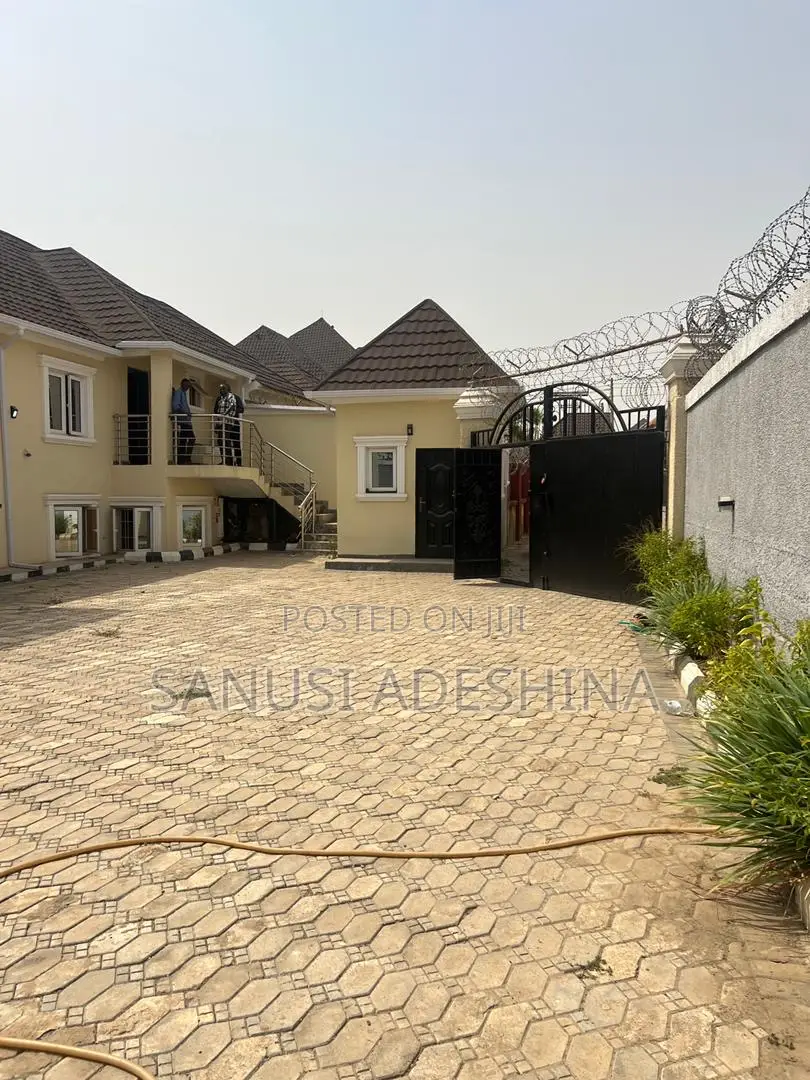 4bdrm Block of Flats in Gwarimpa Estate By, Gwarinpa for sale in Gwarinpa
