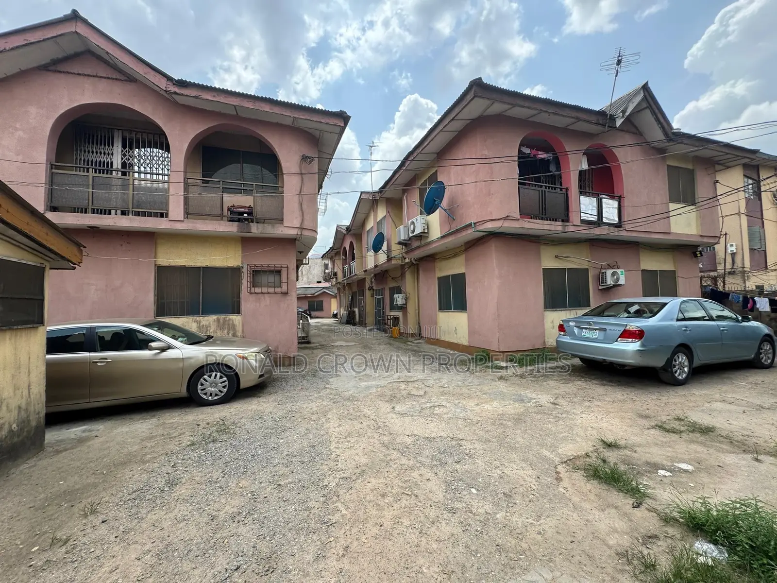 3bdrm Block of Flats in Ogba for sale in Ogba