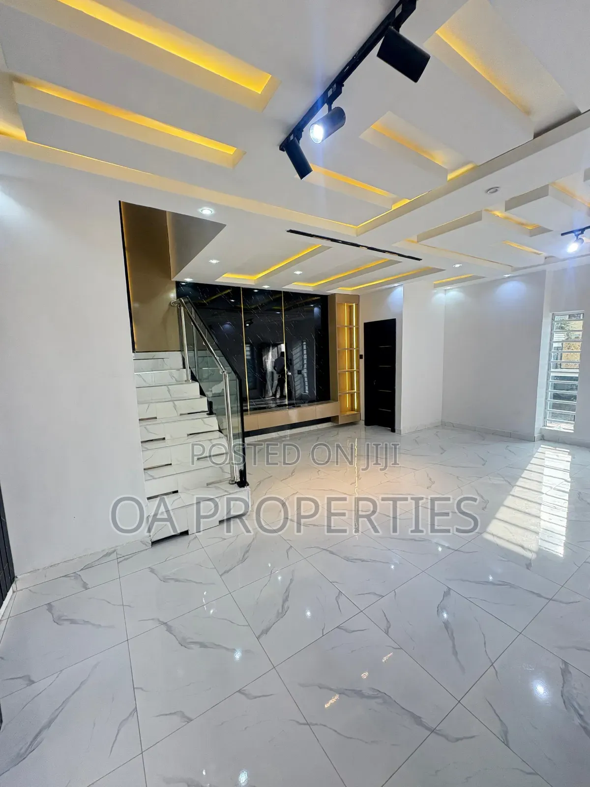 5bdrm Duplex in Amazing Grace, Agege for sale in Agege