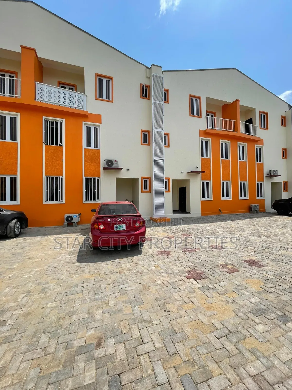 4bdrm Townhouse/Terrace in Yaba Lagos for sale in Yaba