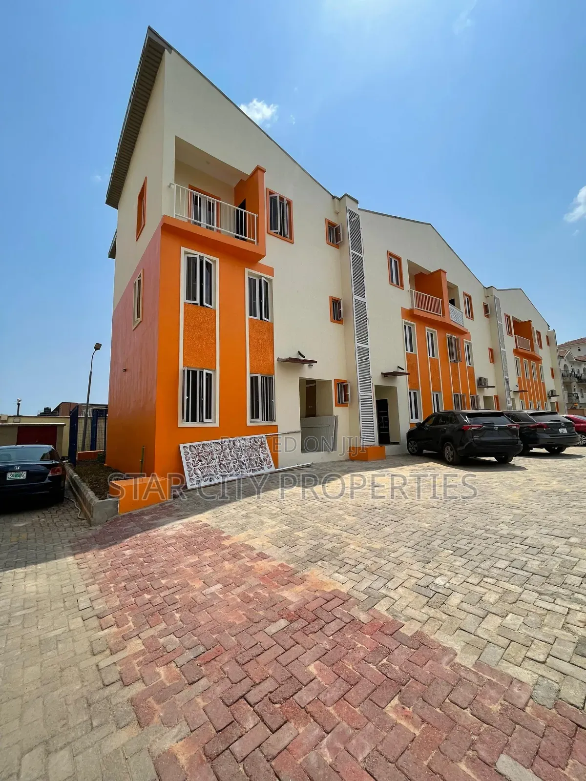 4bdrm Townhouse/Terrace in Yaba Lagos for sale in Yaba