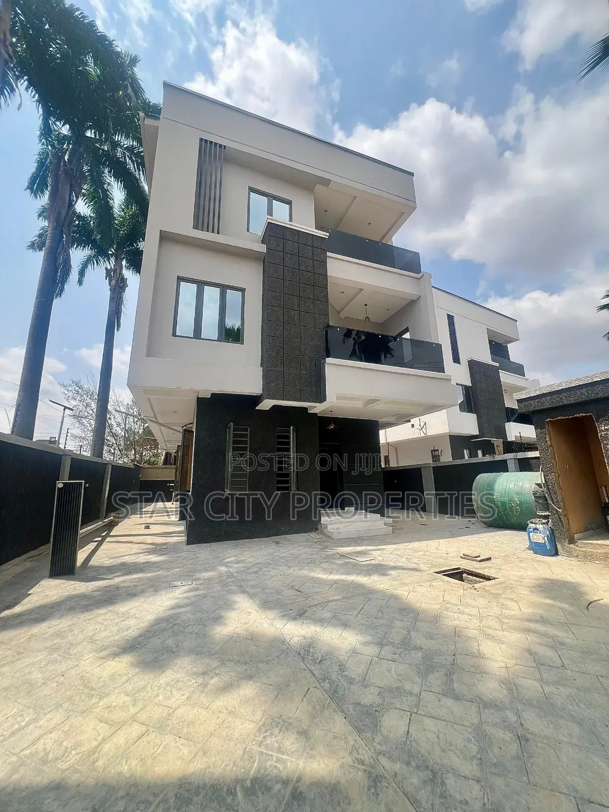 5bdrm Duplex in Omole Phase 1 for sale in Omole Phase 1